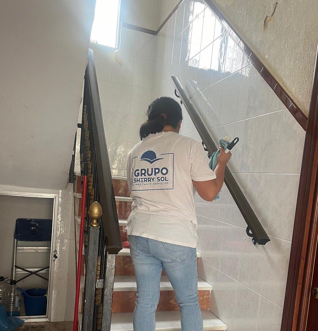 Limpieza profesional para negocios y hogares en Jerez